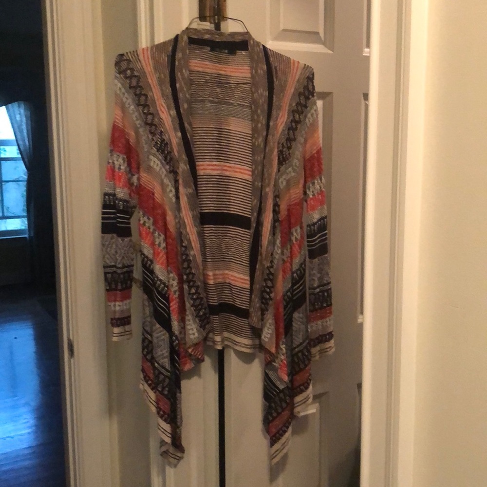 Gorgeous wrap/cardigan; great for spring and summer evenings